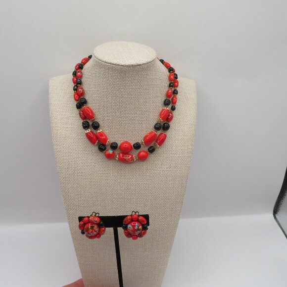 Vintage Red and Black Beaded Necklace and Clip On Earrings Set - Picture 2 of 14